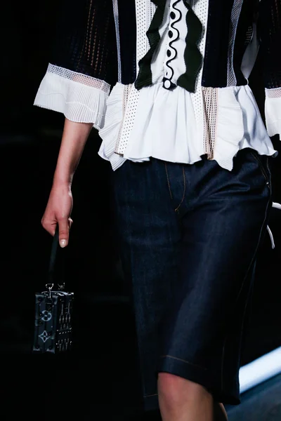 Look 51